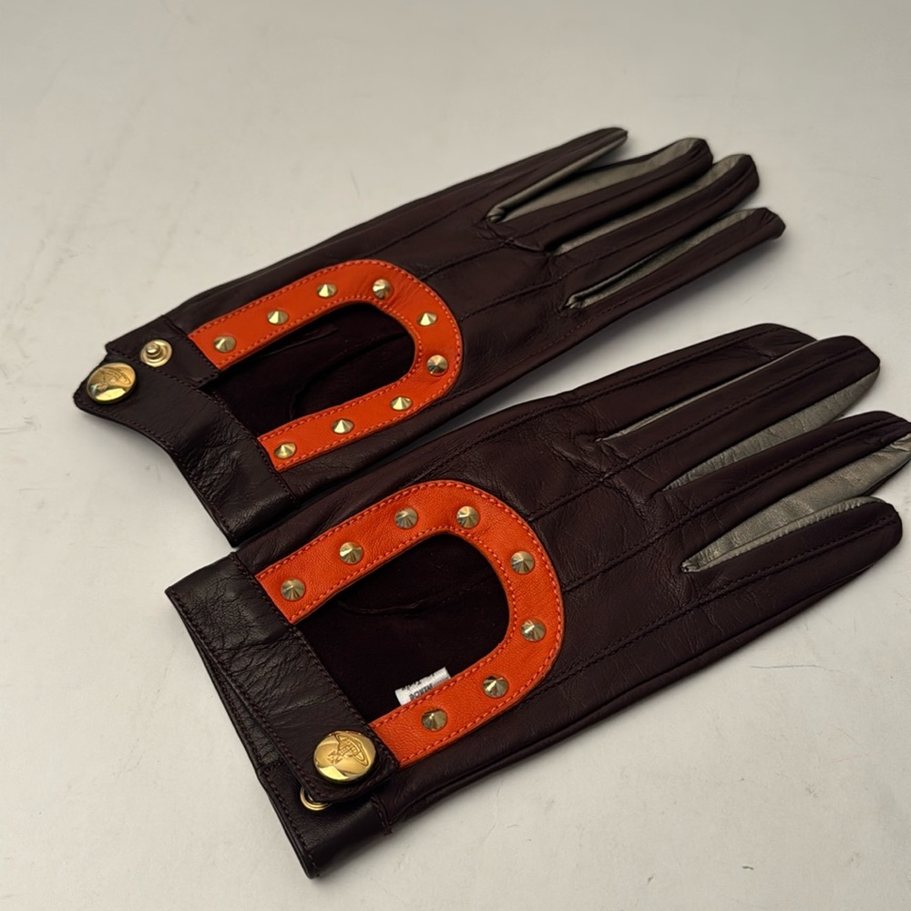 VIVIENNE WESTWOOD
BRAND NEW VINTAGE GLOVES ORANGE/BROWN/SILVER LEATHER WSTUDS M - Picture 8 of 17